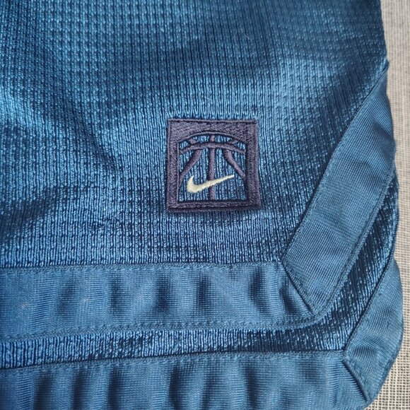 Vintage Nike Shorts Size Medium Bue White Swoosh Embroiderd Training Gym Workout - Picture 9 of 12